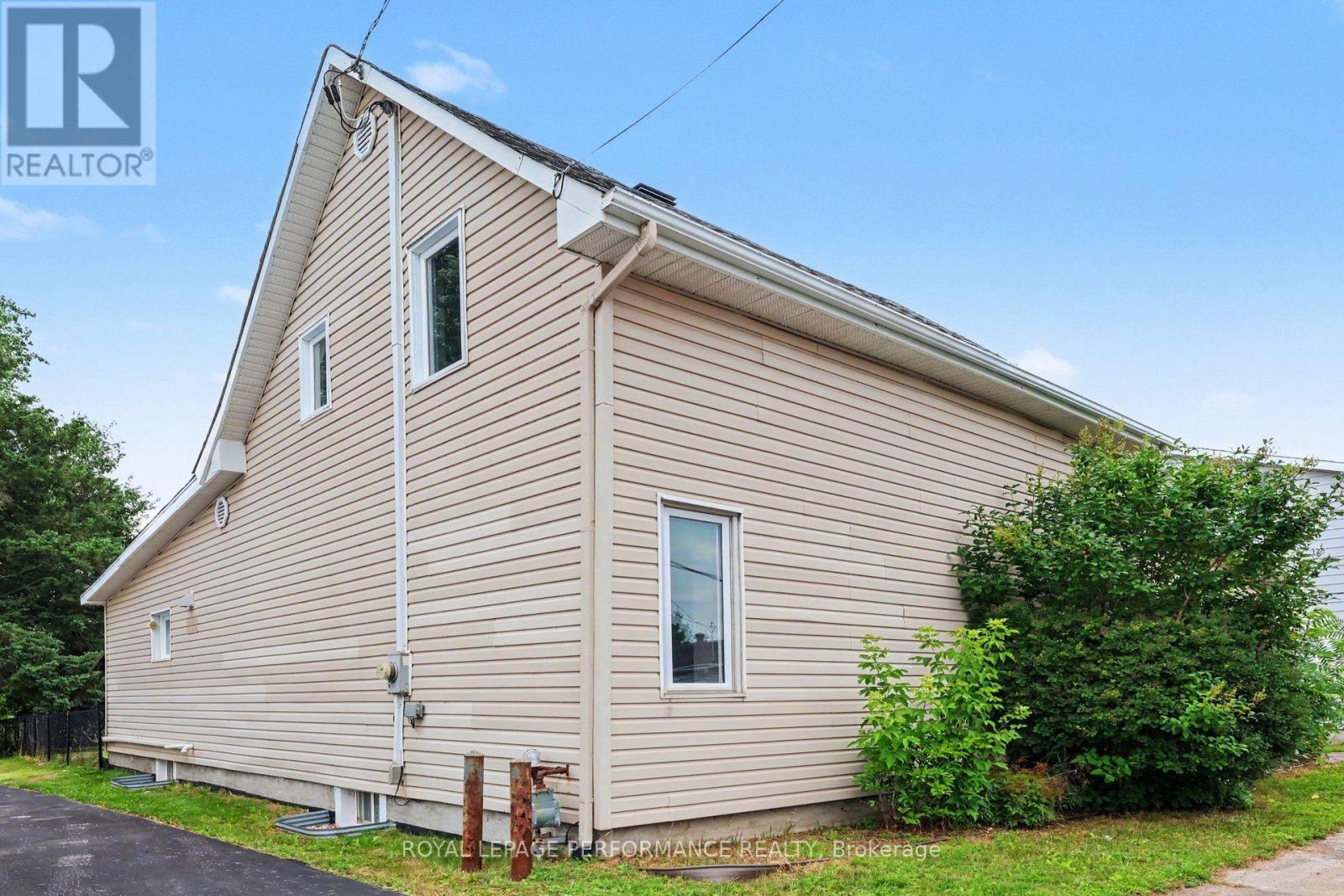 636 COUNTY ROAD 9 ROAD - 37