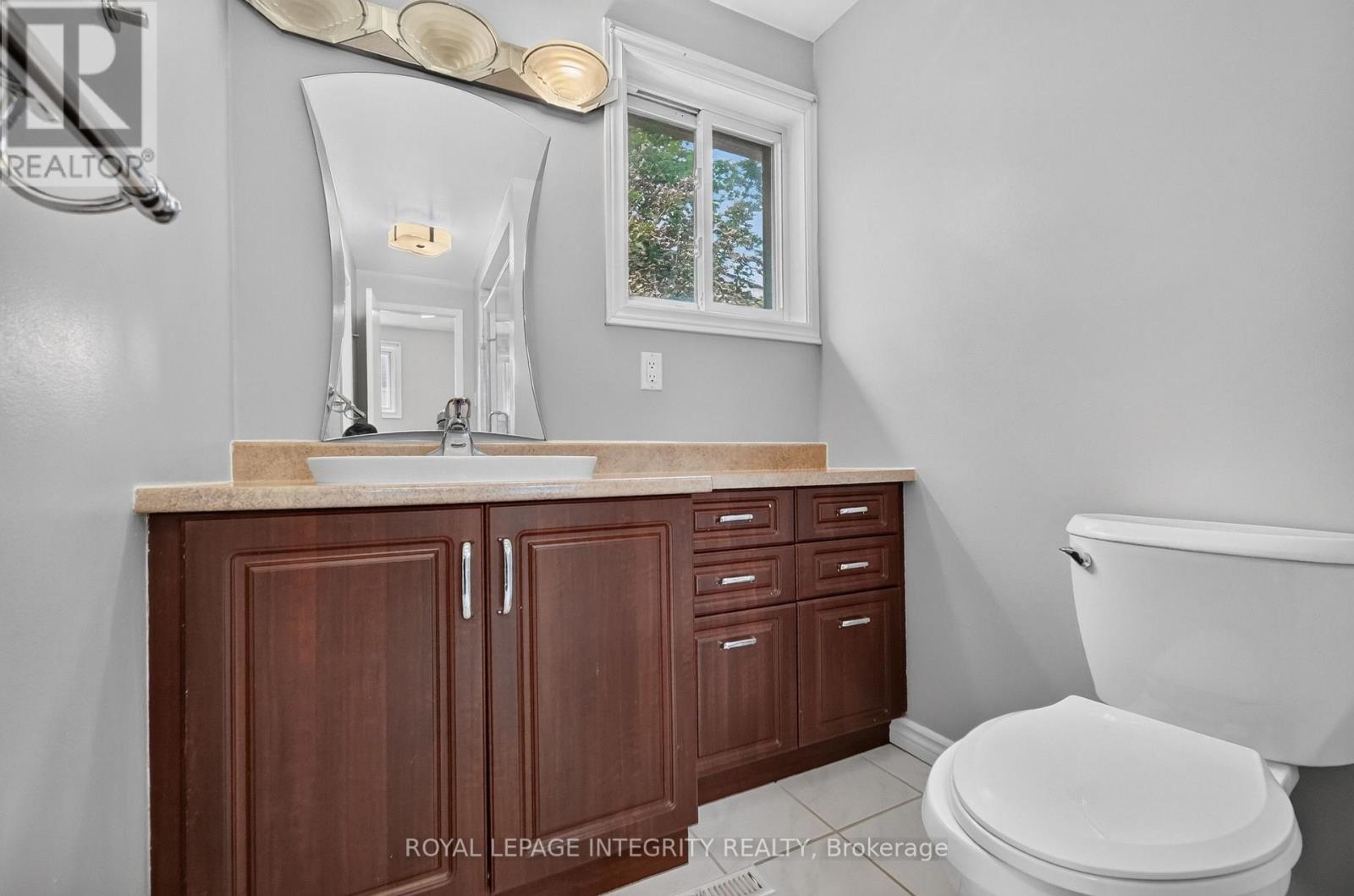 3 Bed, 2 Bath House for Sale in Ottawa – 1883 DES PRAIRIES AVENUE, Ottawa – MLS# X13667084 - Image 24