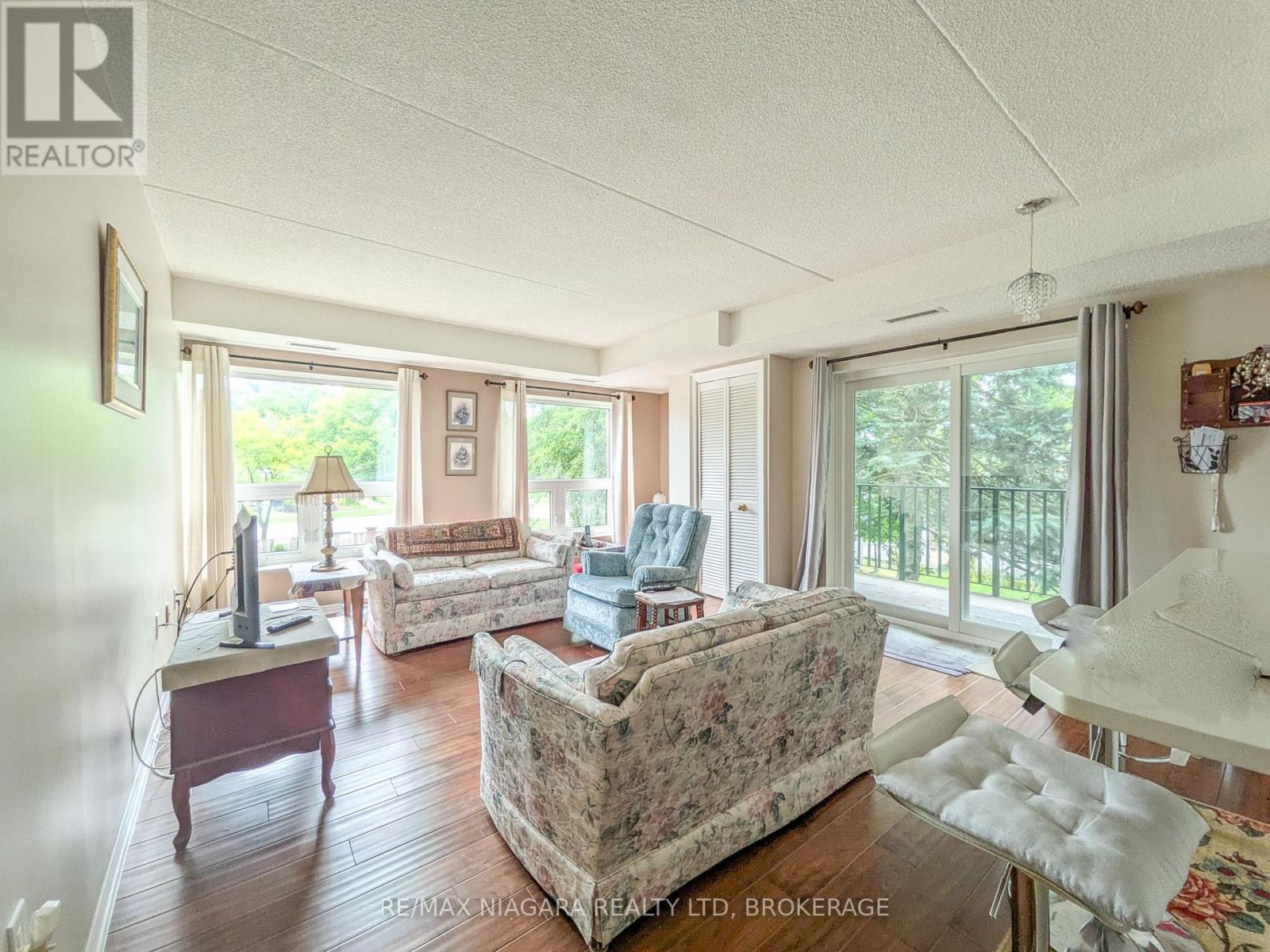 #203 6704 THOROLD STONE ROAD - 4