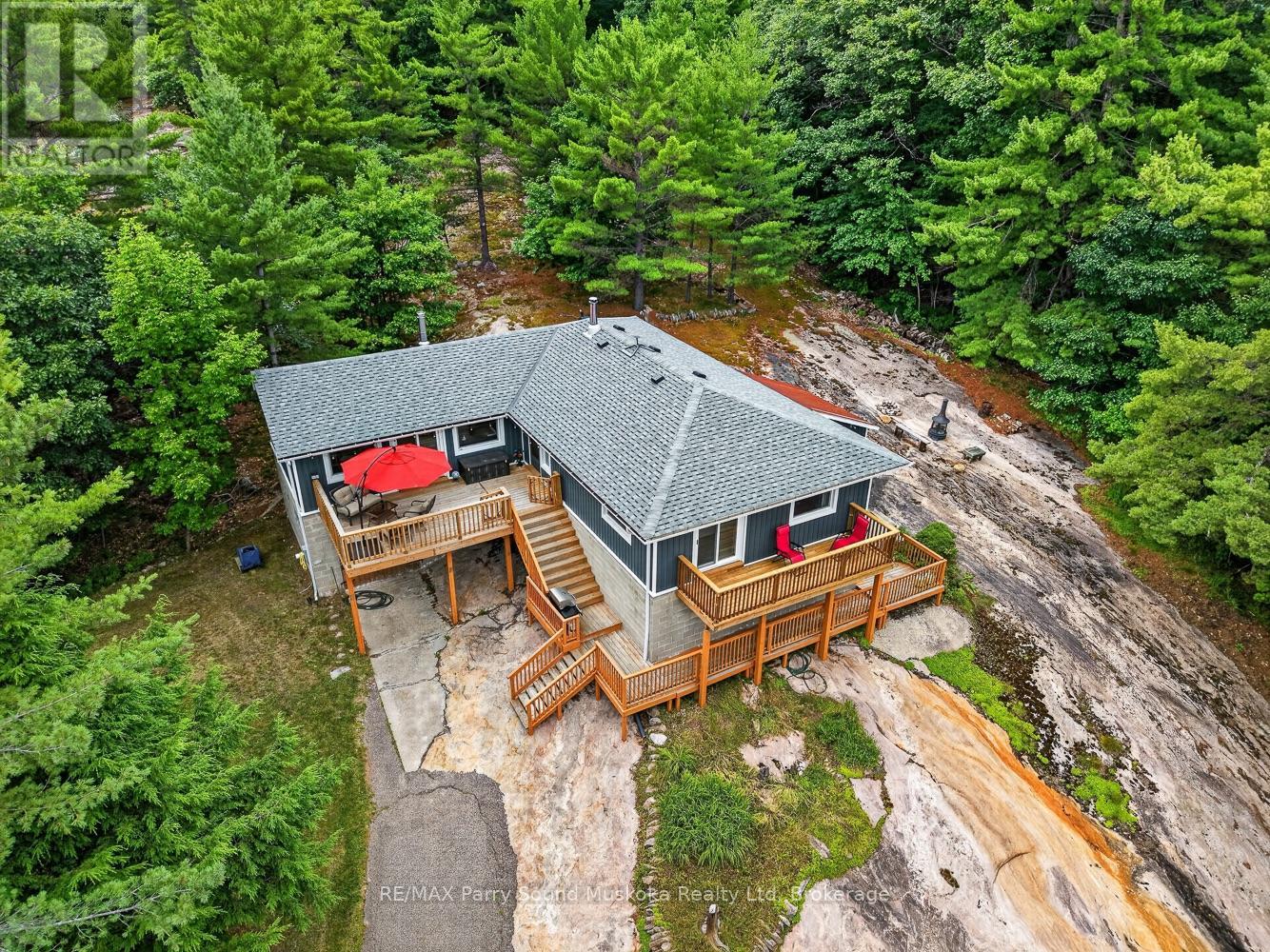 3 RIDGEWAY DRIVE