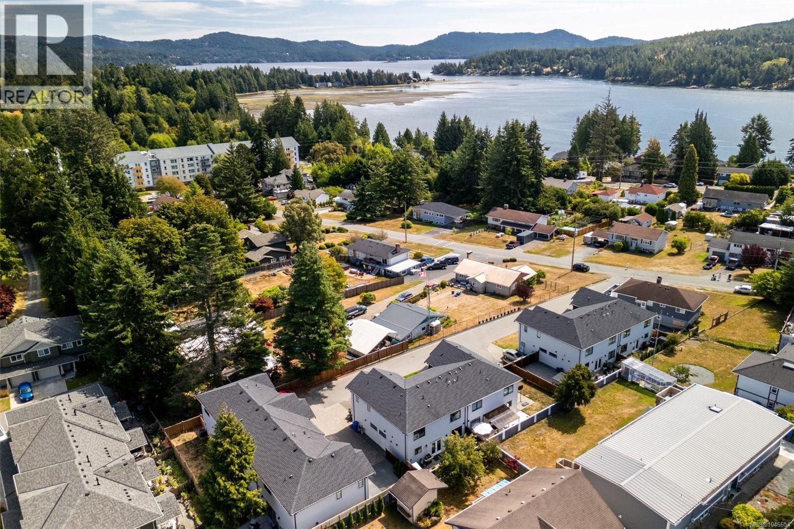 2078 Camden Pl - Image 43