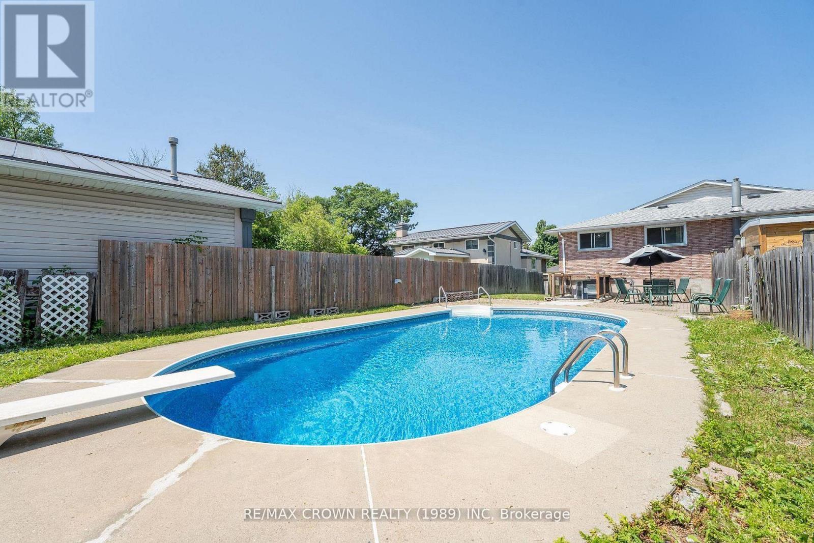 307 MCKENZIE AVENUE - Image 42