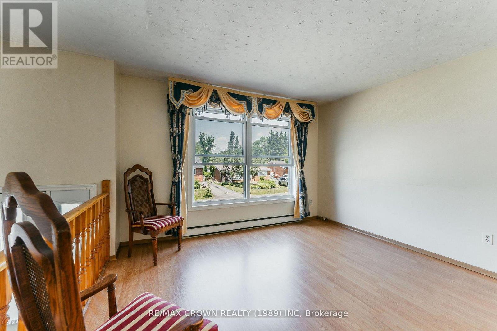 307 MCKENZIE AVENUE - 7