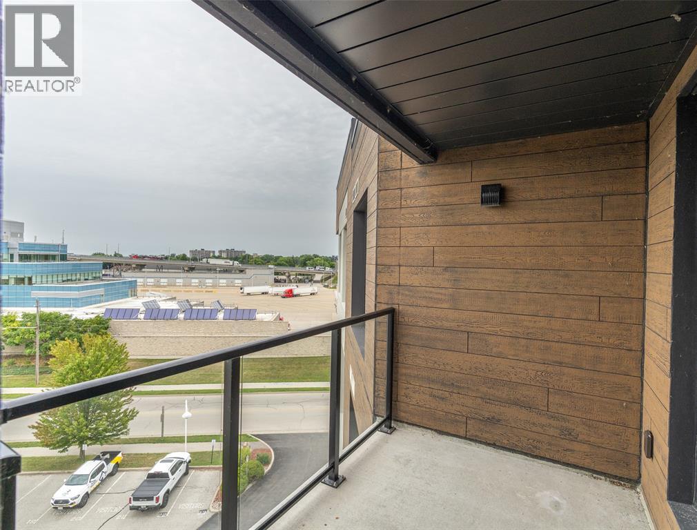 1540 VENETIAN Unit 608 photo 3