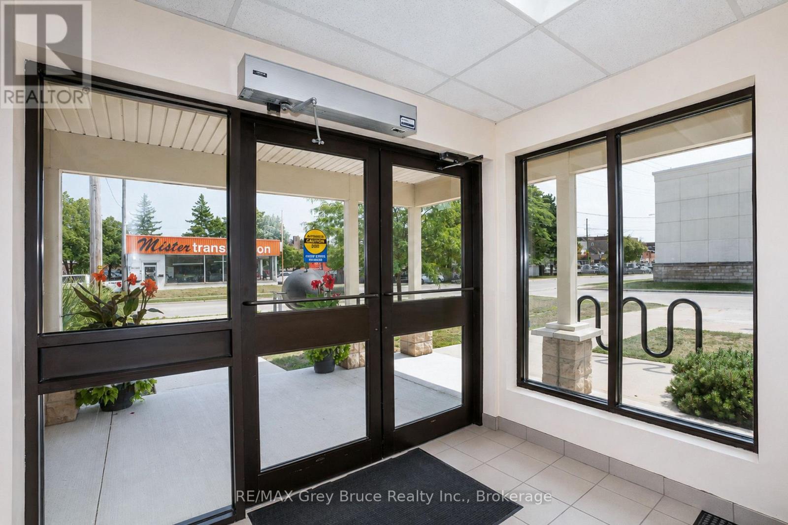 #204 1050 1ST AVENUE W - Image 38