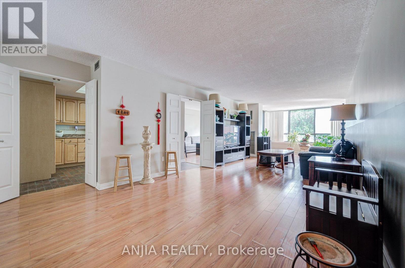 #401 255 BAMBURGH CIRCLE - 10
