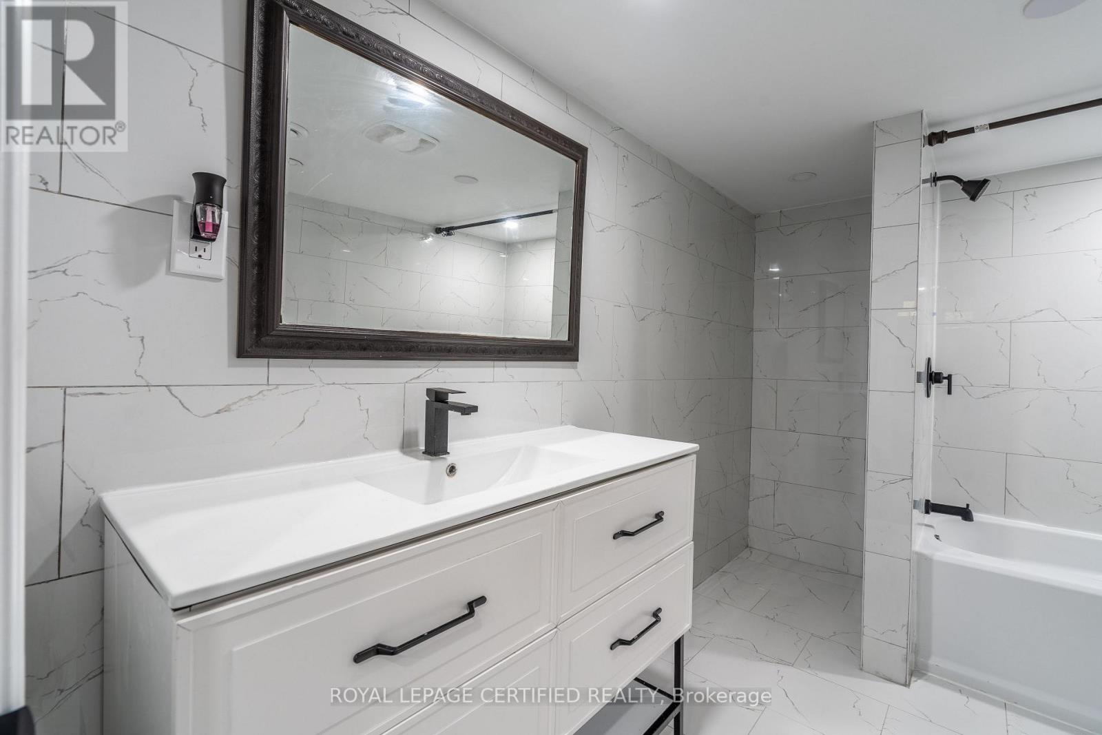976 GRANDVIEW STREET N - 35
