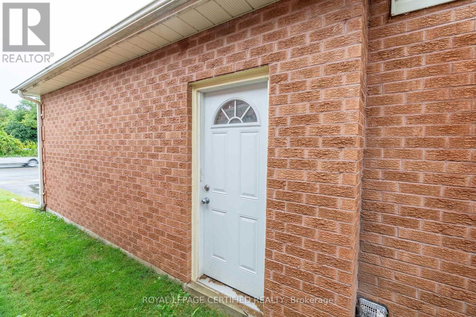 976 GRANDVIEW STREET N - 37