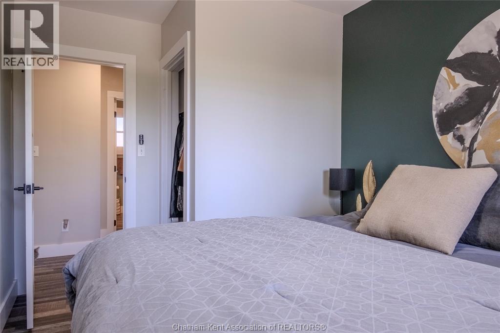 35 Crystal DRIVE - Image 22