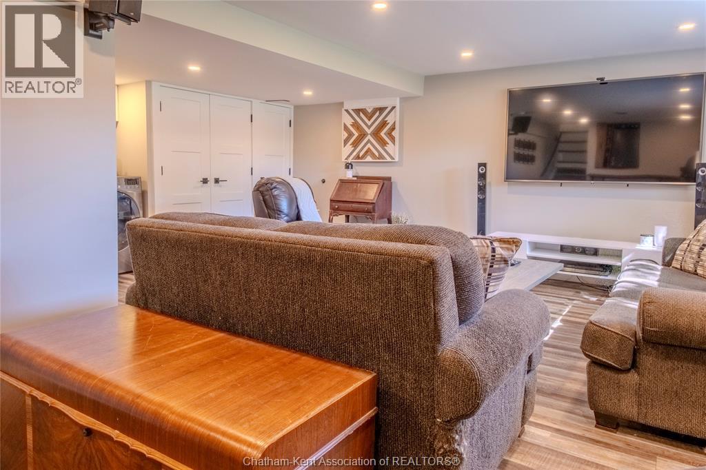 35 Crystal DRIVE - Image 28