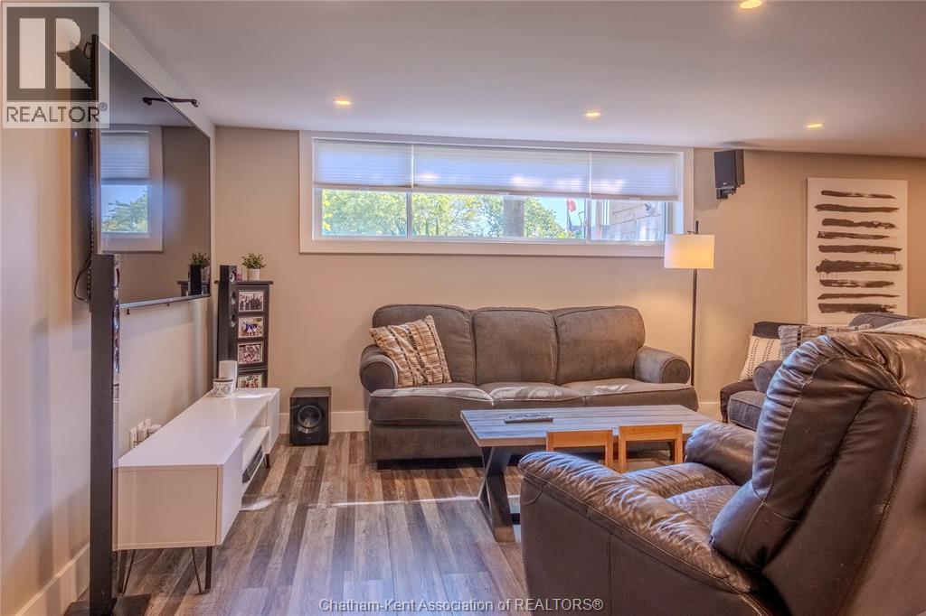 35 Crystal DRIVE - Image 29