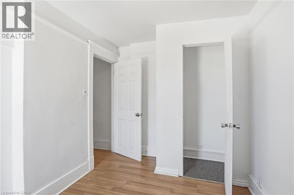 5671 DESSON Avenue - 33