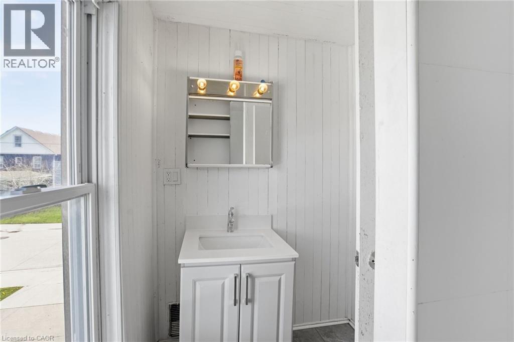 5671 DESSON Avenue - Image 29