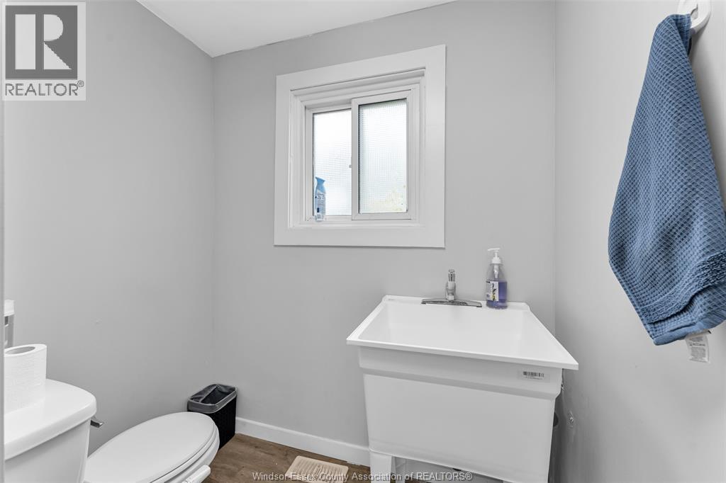 421 ELM AVENUE - 13