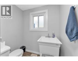 421 Elm Avenue, Windsor, ON N9A5H2 Photo 13