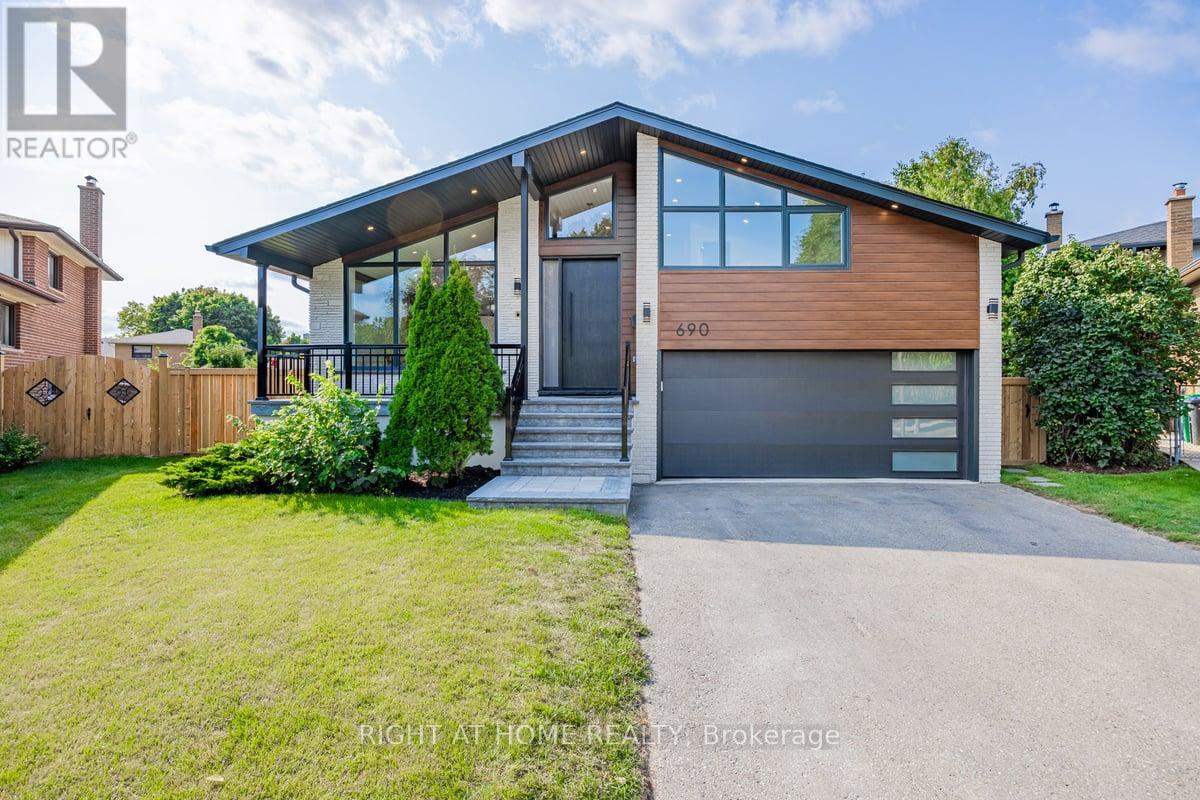 Photo of 690 Hillman Crescent