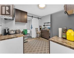 Foyer - 421 Elm Avenue, Windsor, ON N9A5H2 Photo 11