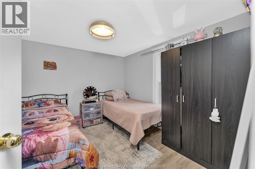421 ELM AVENUE - 14