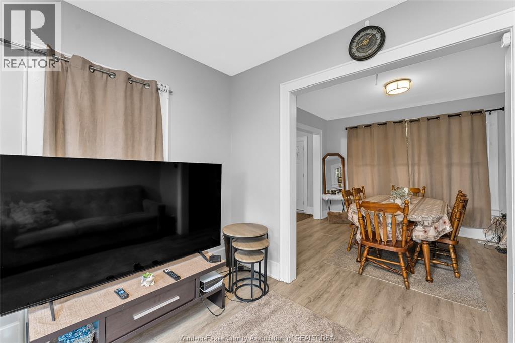 421 ELM AVENUE - 10