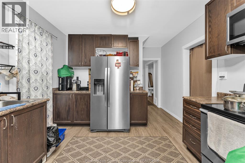 421 ELM AVENUE - 12