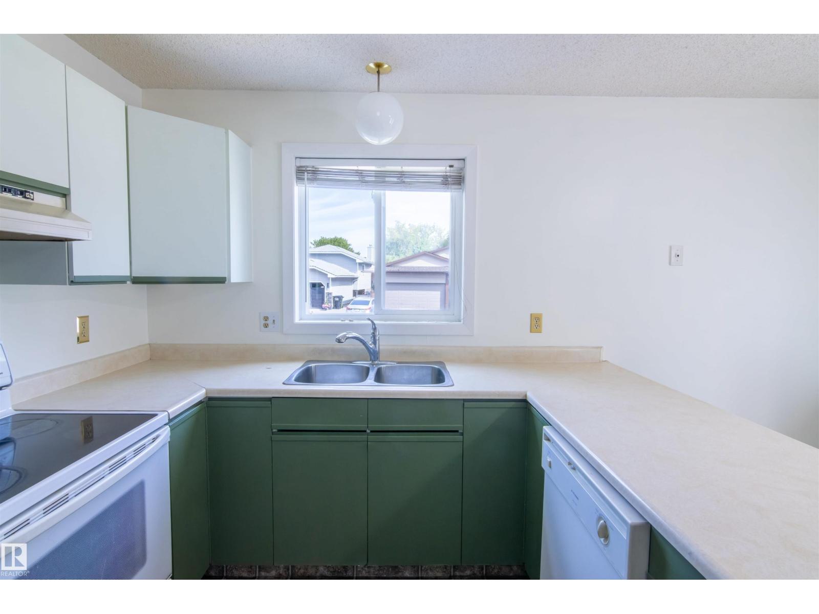 4903 11A AV NW - 10