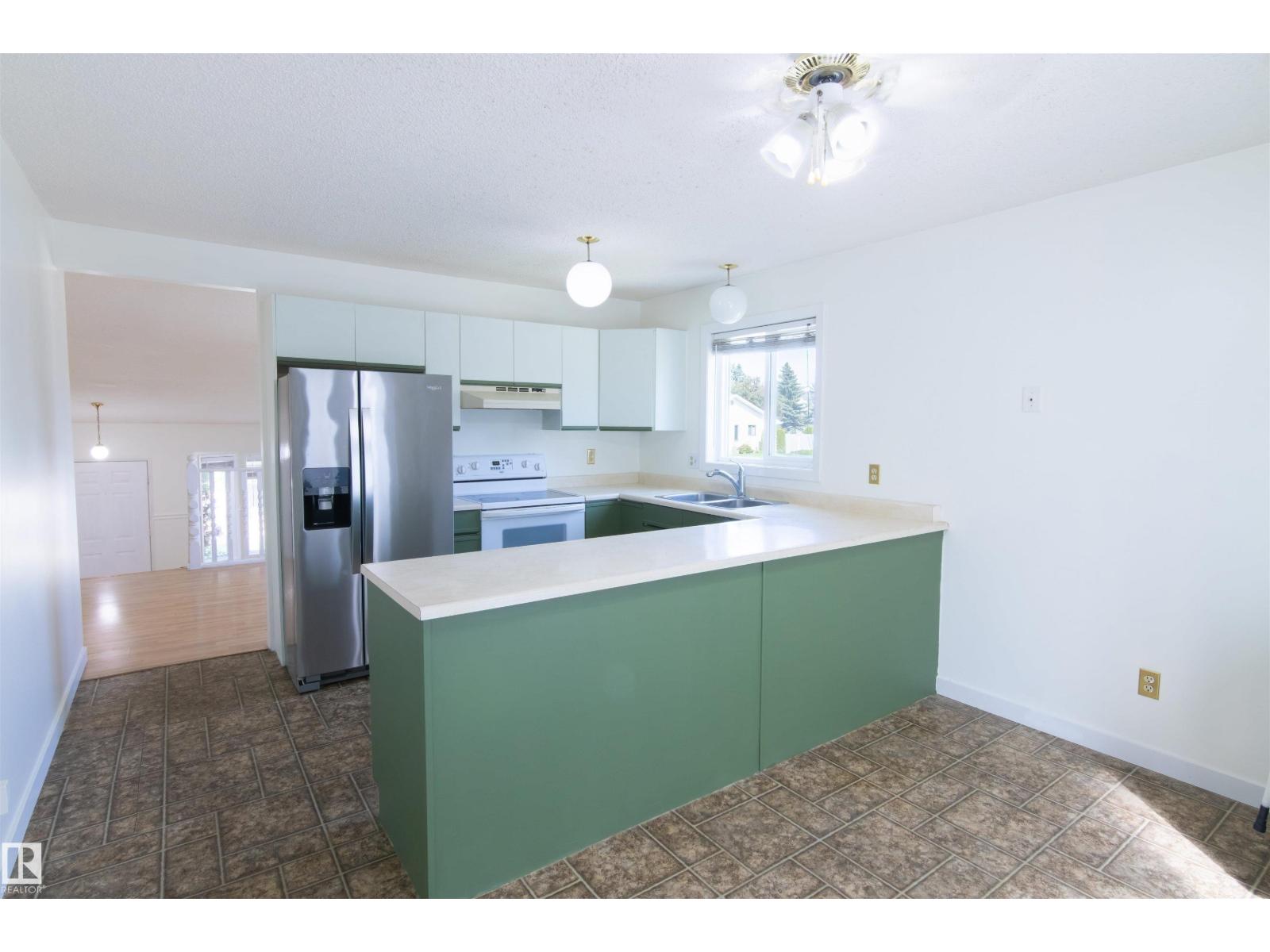 4903 11A Avenue NW - Photo 9