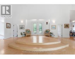 Bedroom 2 - 18381 Mccowan Road, East Gwillimbury, ON L0G1M0 Photo 6