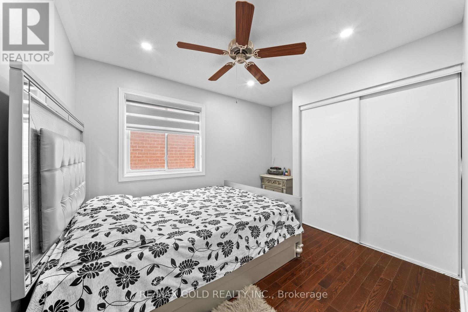 8 BAYRIDGE DRIVE - 21