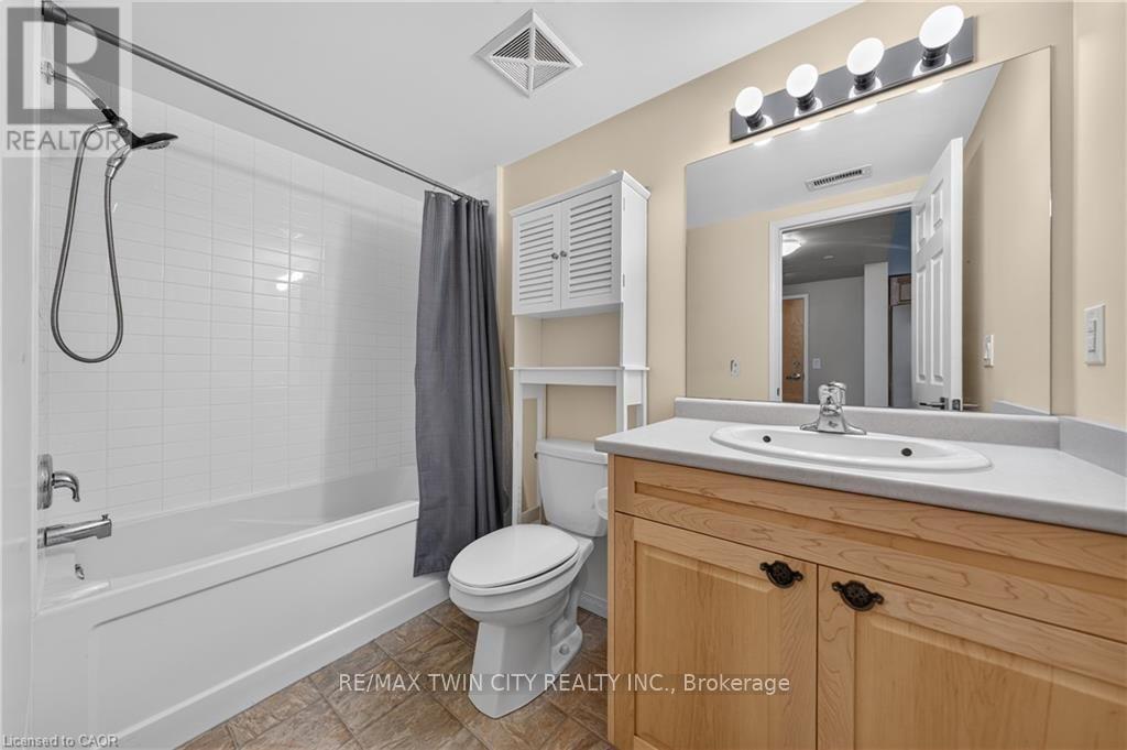 #203 155 WATER STREET S - 31
