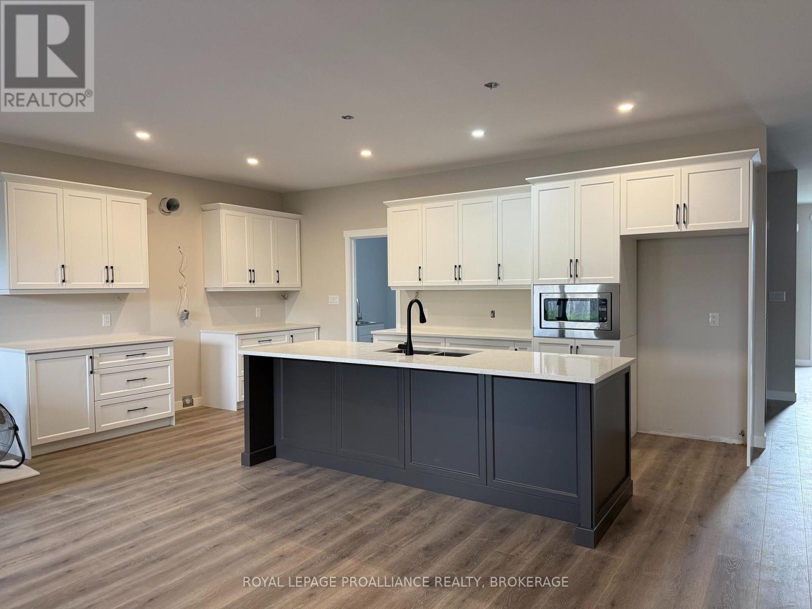 733 SQUIRREL HILL DRIVE - 9