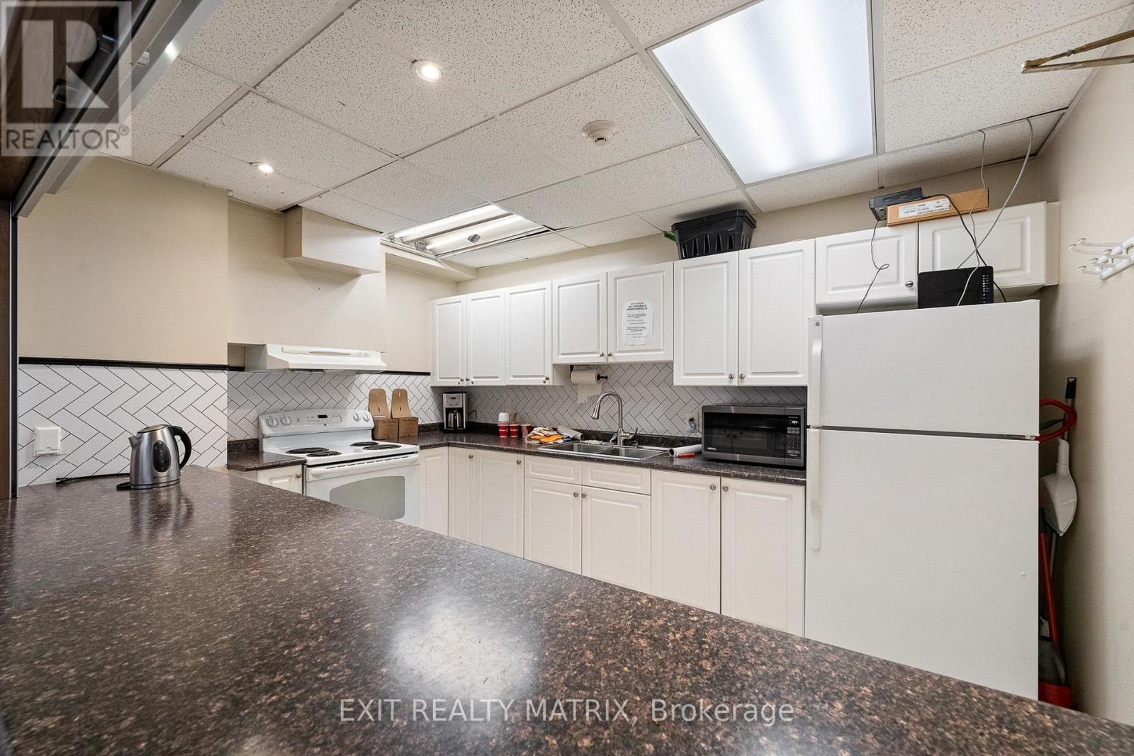 2 Bed, 1 Bath House for Sale in Ottawa – 1204 – 158 B MCARTHUR AVENUE, Ottawa – MLS# X13666682 - Image 26