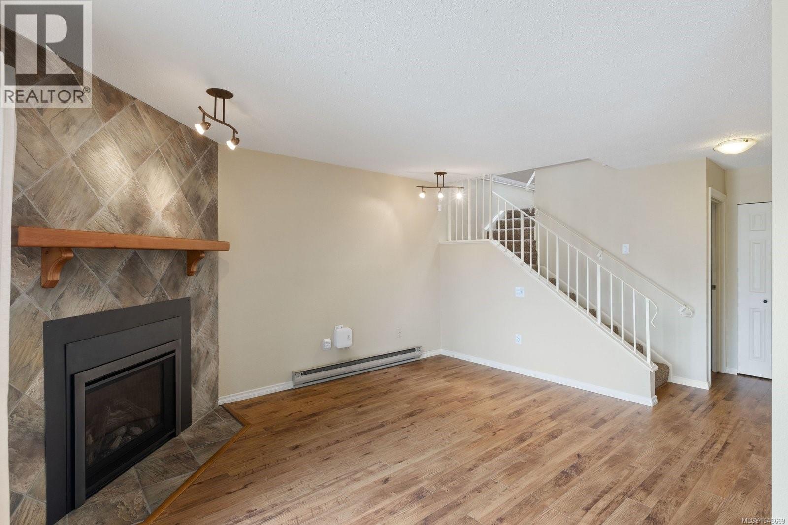 #3 67 Gorge Rd W - Image 4