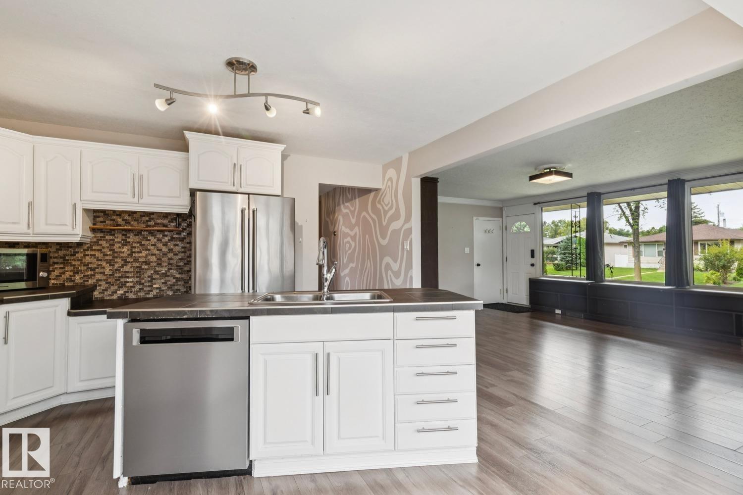 10151 71 ST NW - Image 9