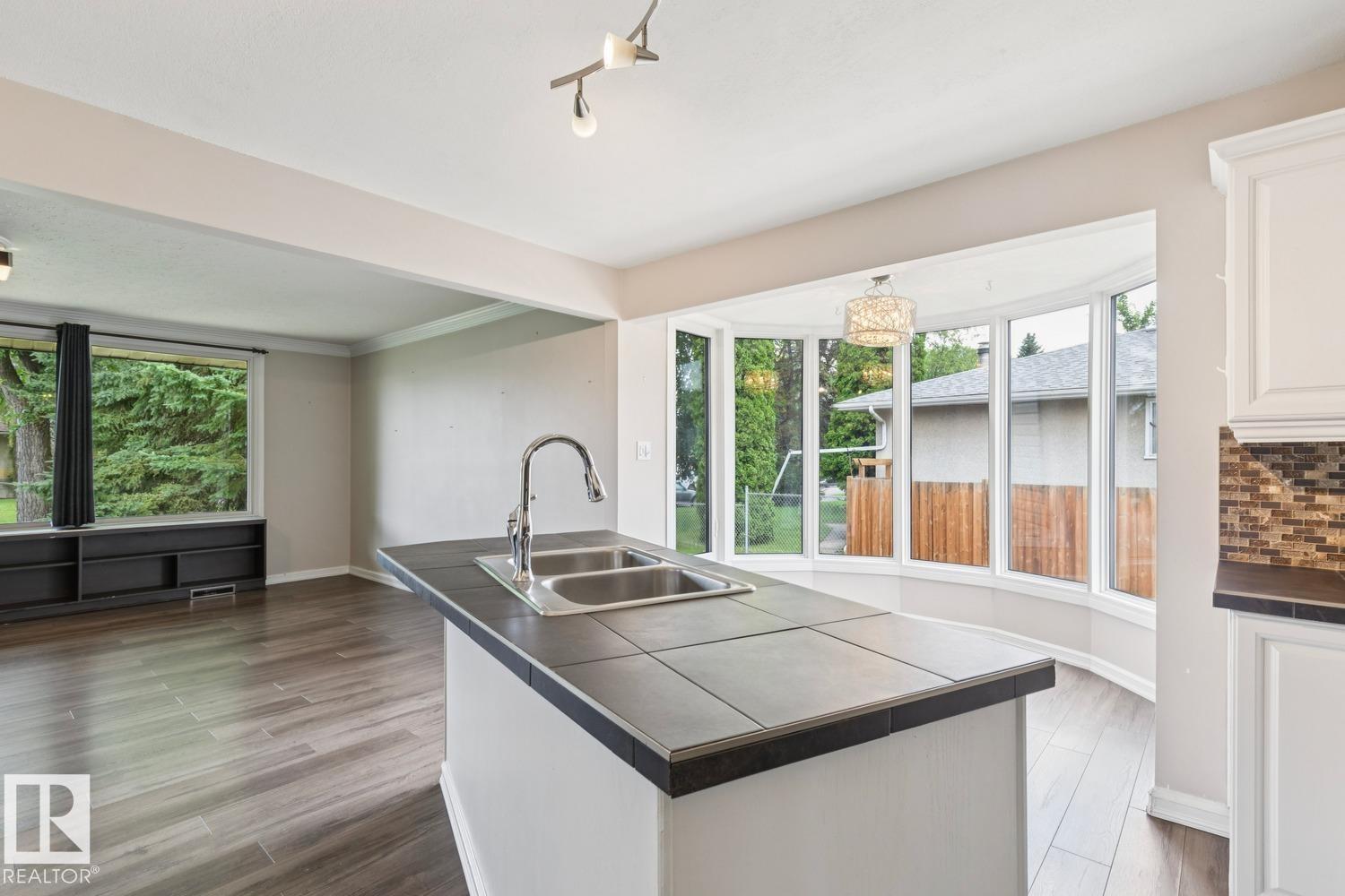 10151 71 ST NW - 10