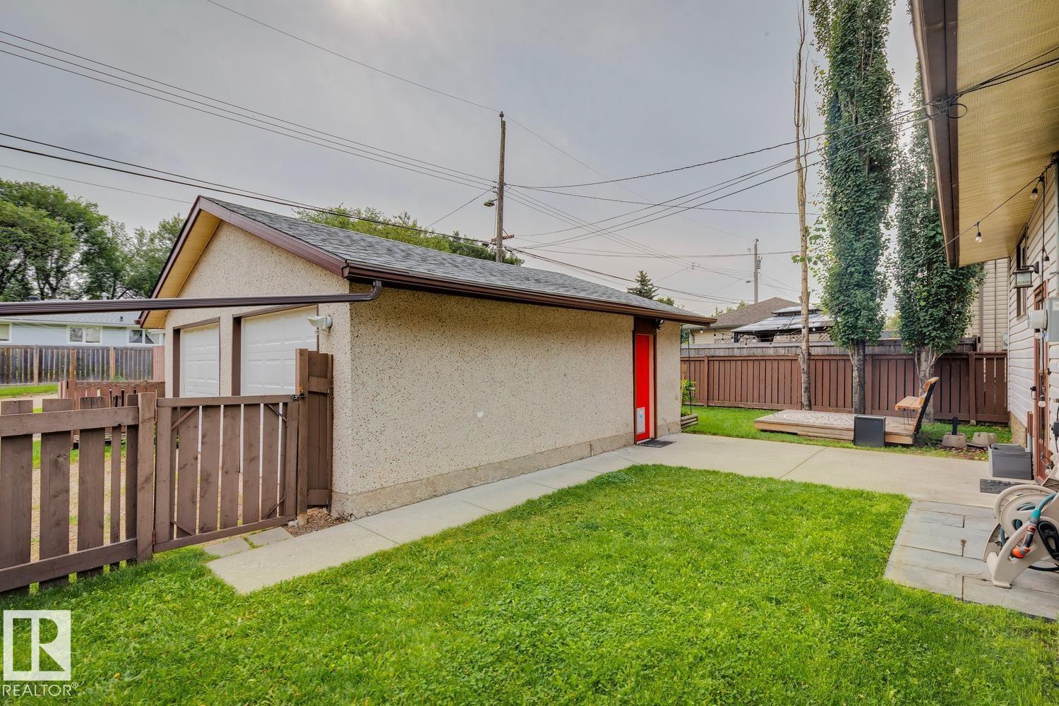 10151 71 ST NW - Image 33