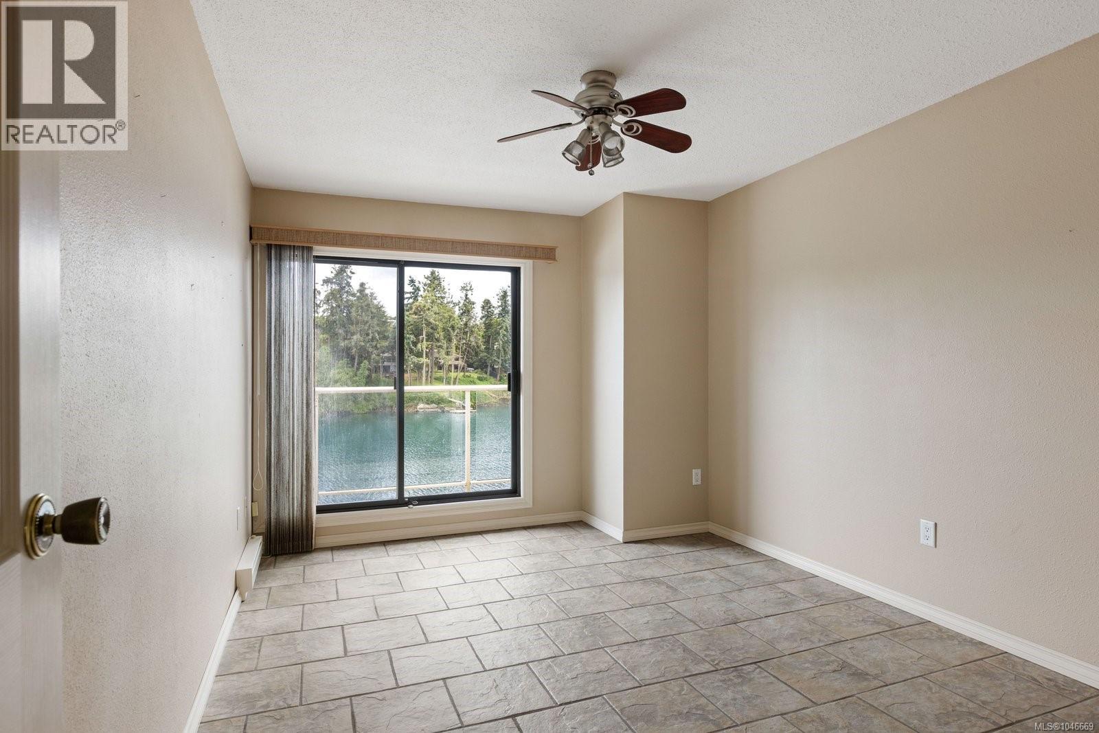 #3 67 Gorge Rd W - 14