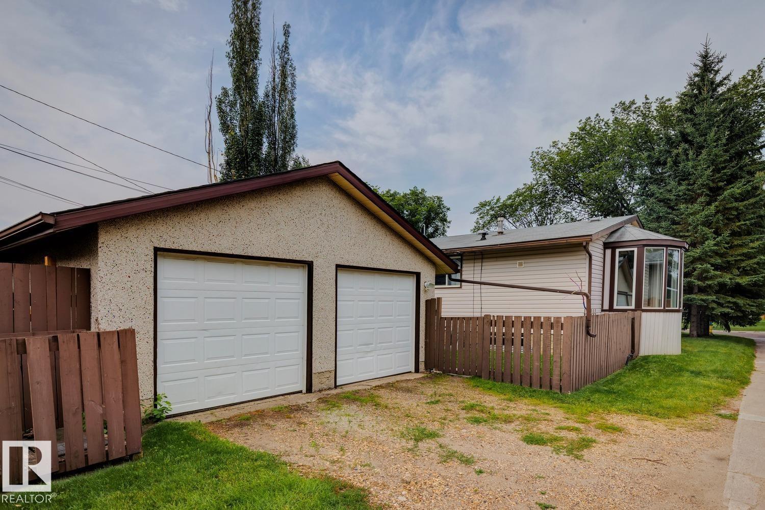 10151 71 ST NW - 35
