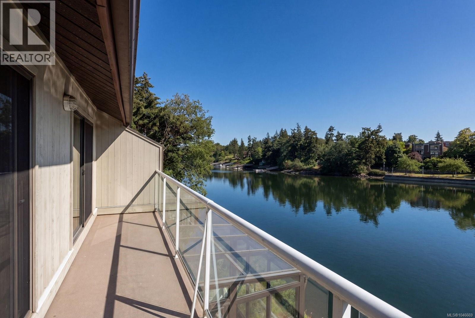 #3 67 Gorge Rd W - Image 23
