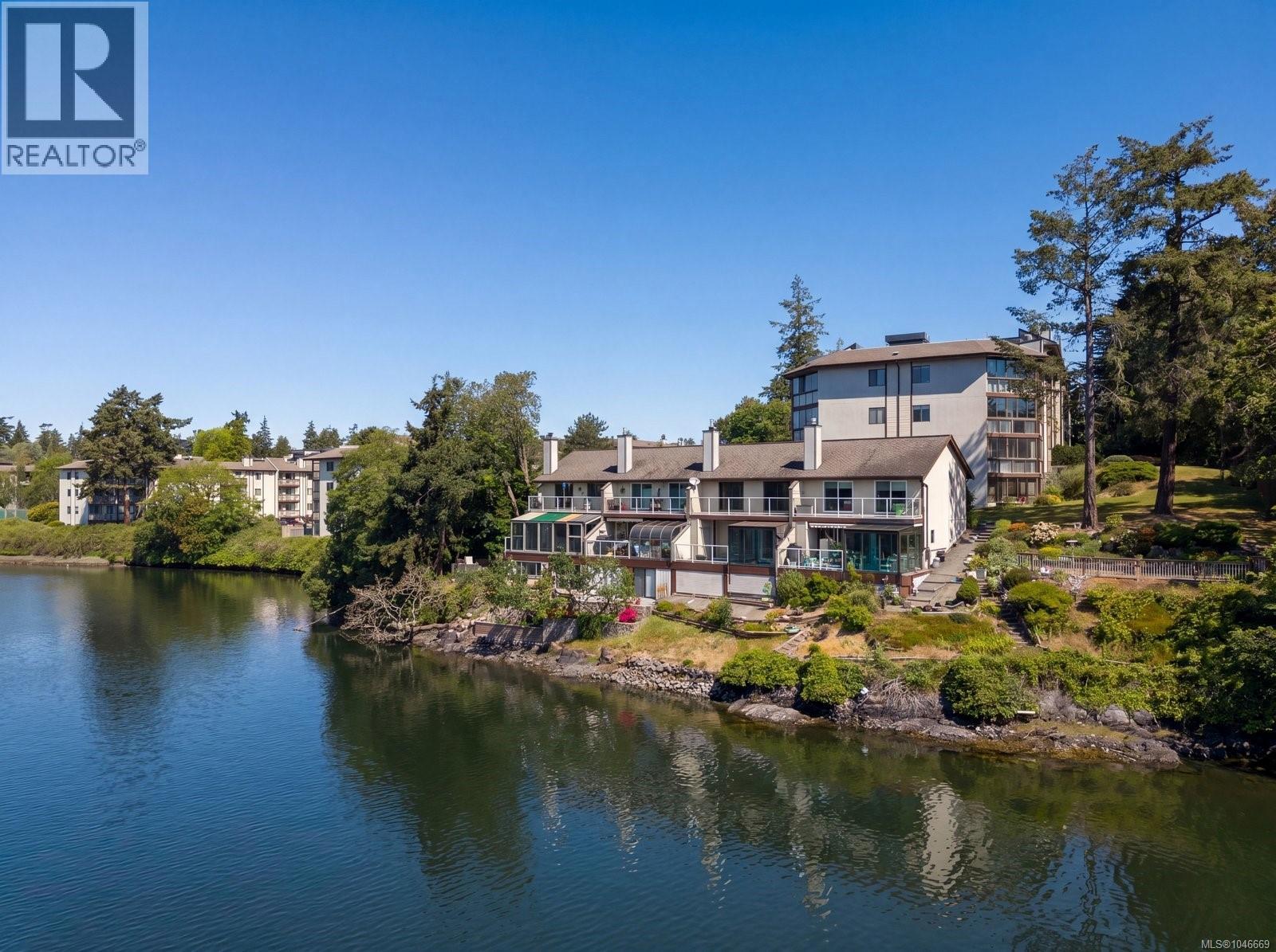 #3 67 Gorge Rd W - 31