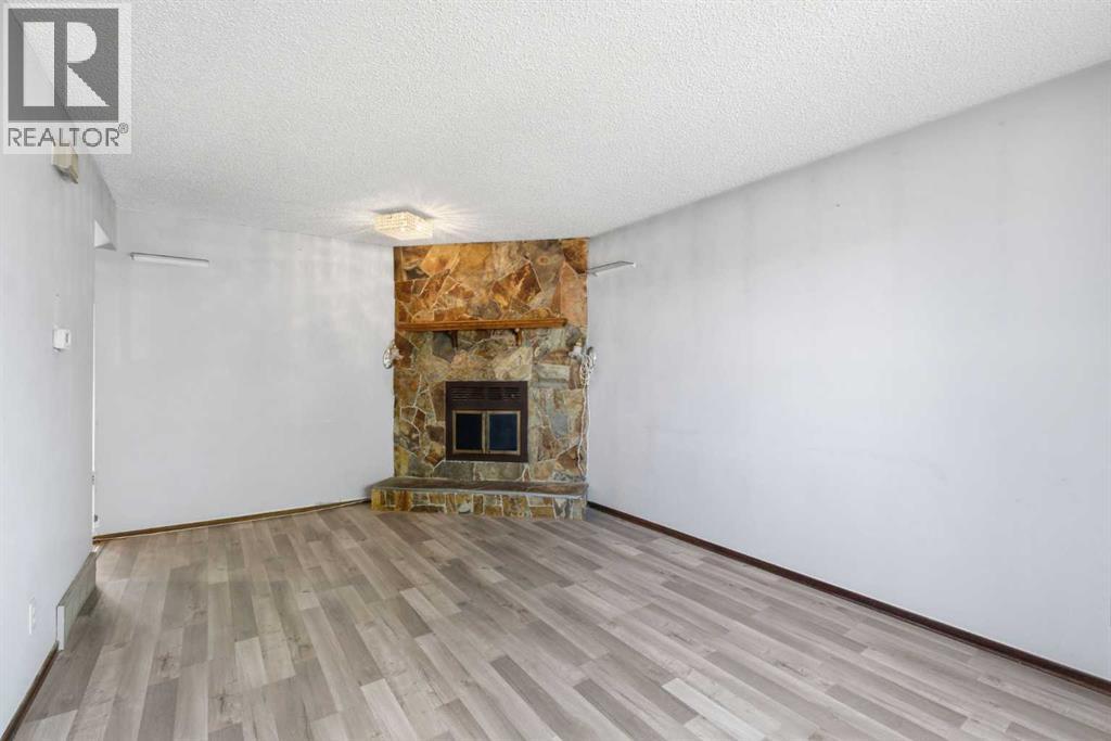 56 Pinecliff Close Northeast