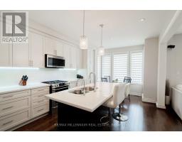 40 Frederick Pearson Street, East Gwillimbury, ON L9N0R8 Photo 9