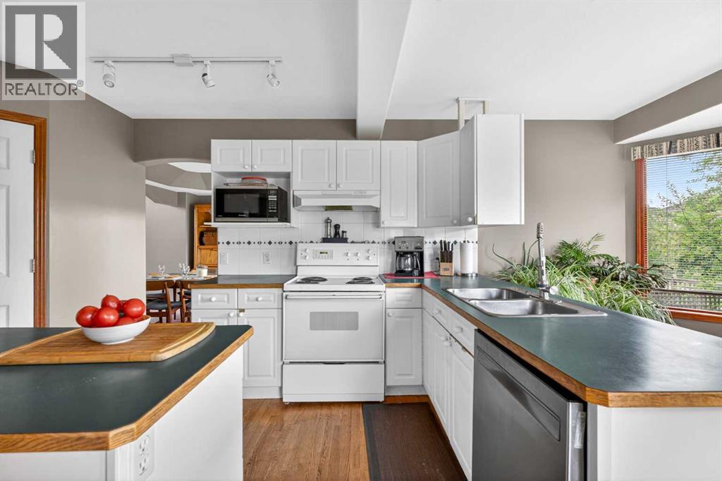 148 Sierra Madre Crescent SW - 10