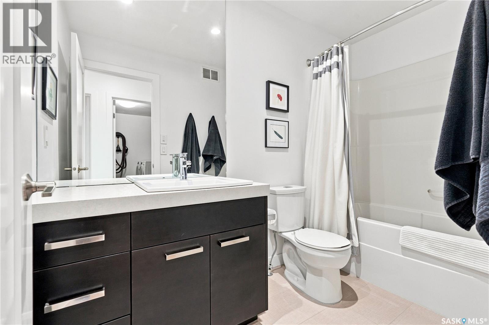 1210 Broadway AVENUE - Image 34