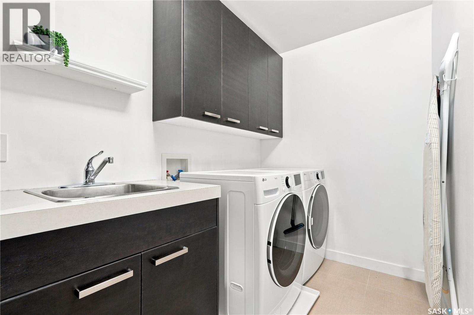1210 Broadway AVENUE - Image 36
