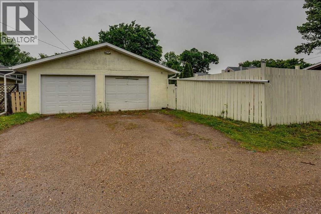 5105 53 Avenue - Photo 37