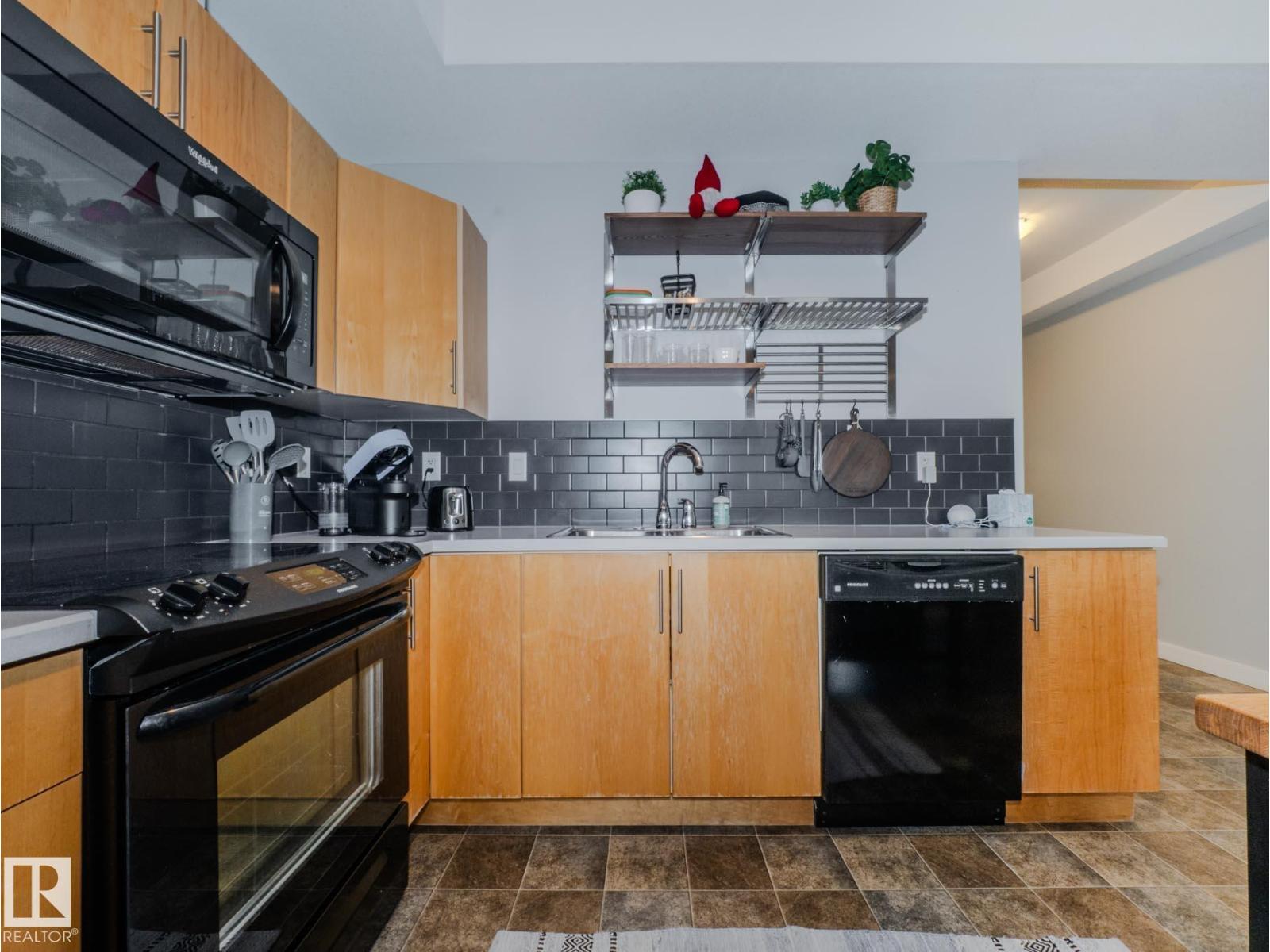 #310 10808 71 AV NW - 17