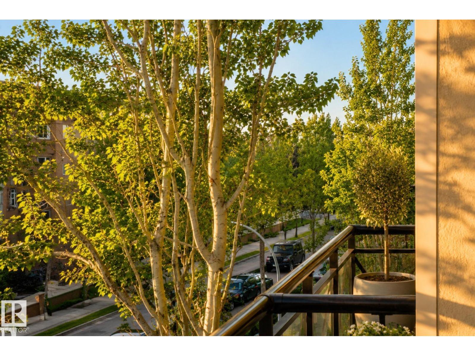 #310 10808 71 AV NW - 33