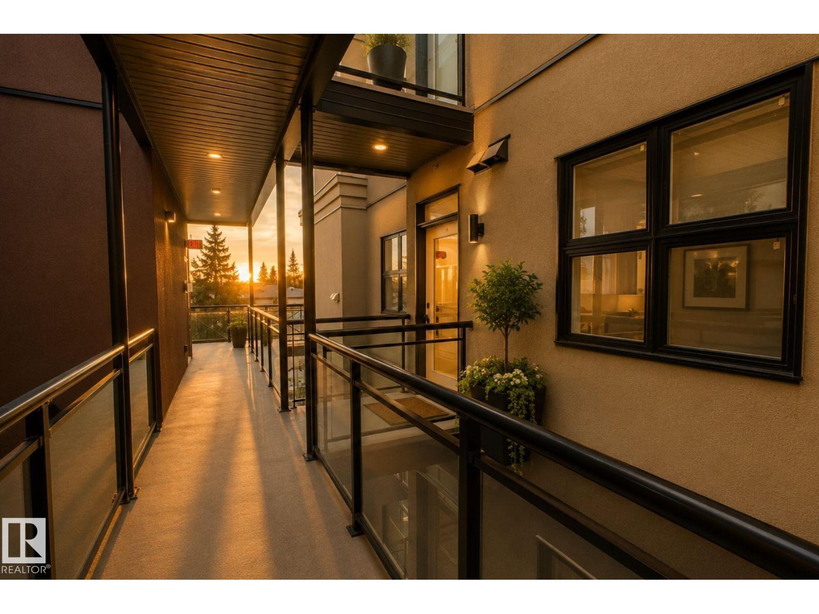 #310 10808 71 AV NW - 36