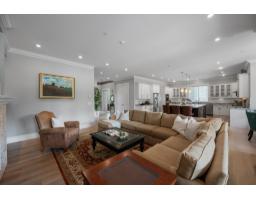 13632 Blackburn Avenue, White Rock, BC V4B2Y8 Photo 12