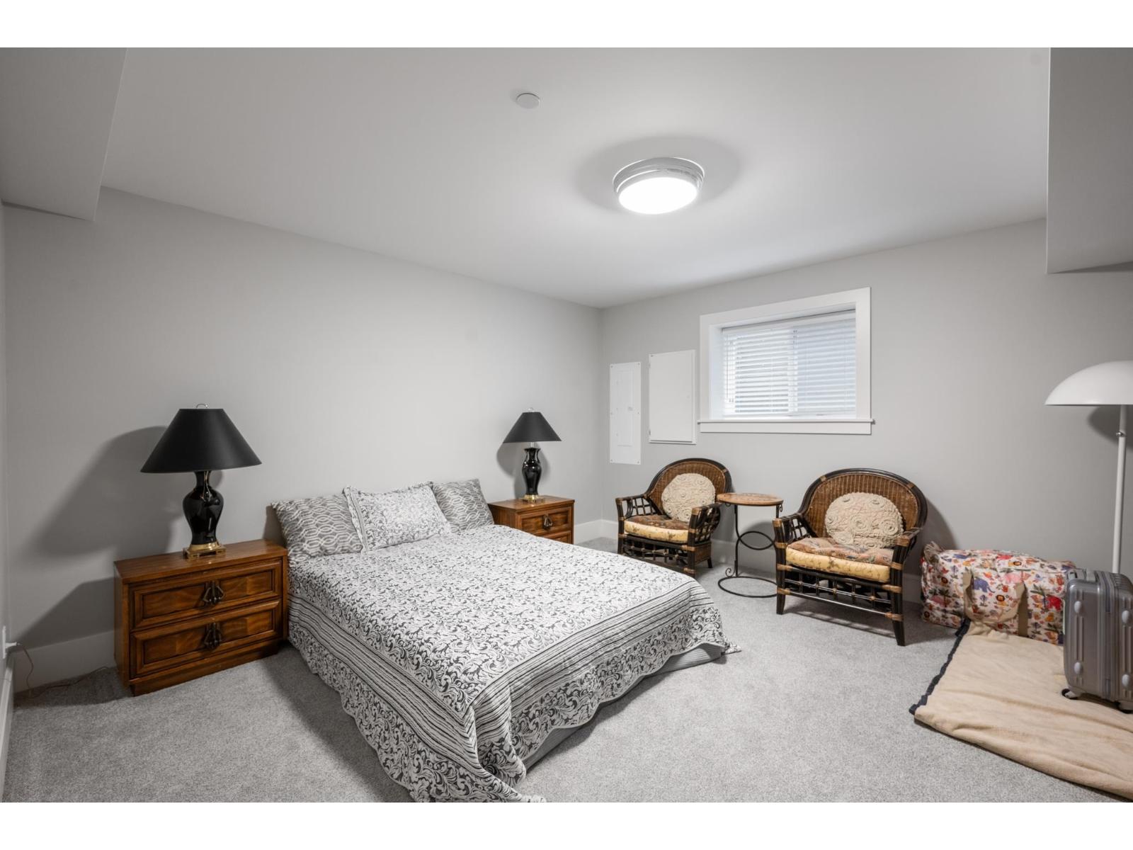 13632 BLACKBURN AVENUE, White Rock
